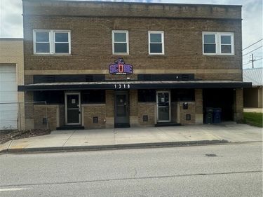 1318 Warrensville Center Road, Cleveland Heights, OH 44121
