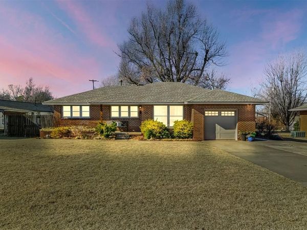 1414 S Miles Avenue, El Reno, OK 73036
