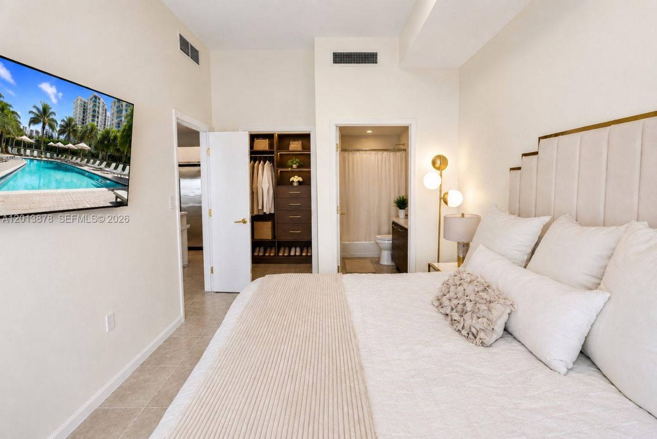 7930 East Dr, Unit 506, North Bay Village, FL 33141 Photo
