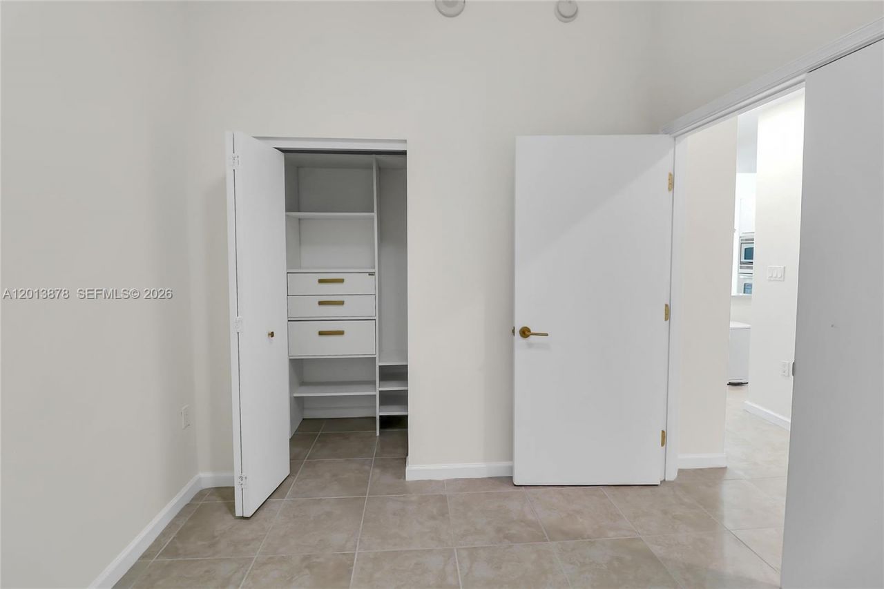7930 East Dr, Unit 506, North Bay Village, FL 33141 Photo