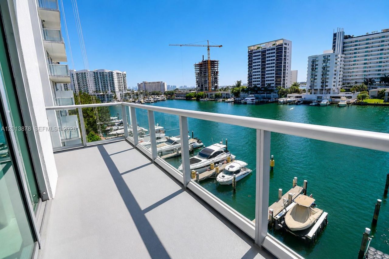 7930 East Dr, Unit 506, North Bay Village, FL 33141 Photo