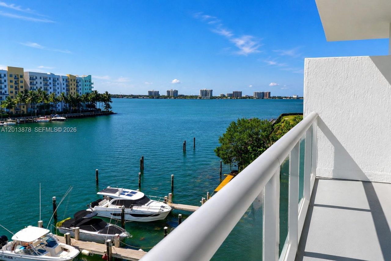 7930 East Dr, Unit 506, North Bay Village, FL 33141 Photo
