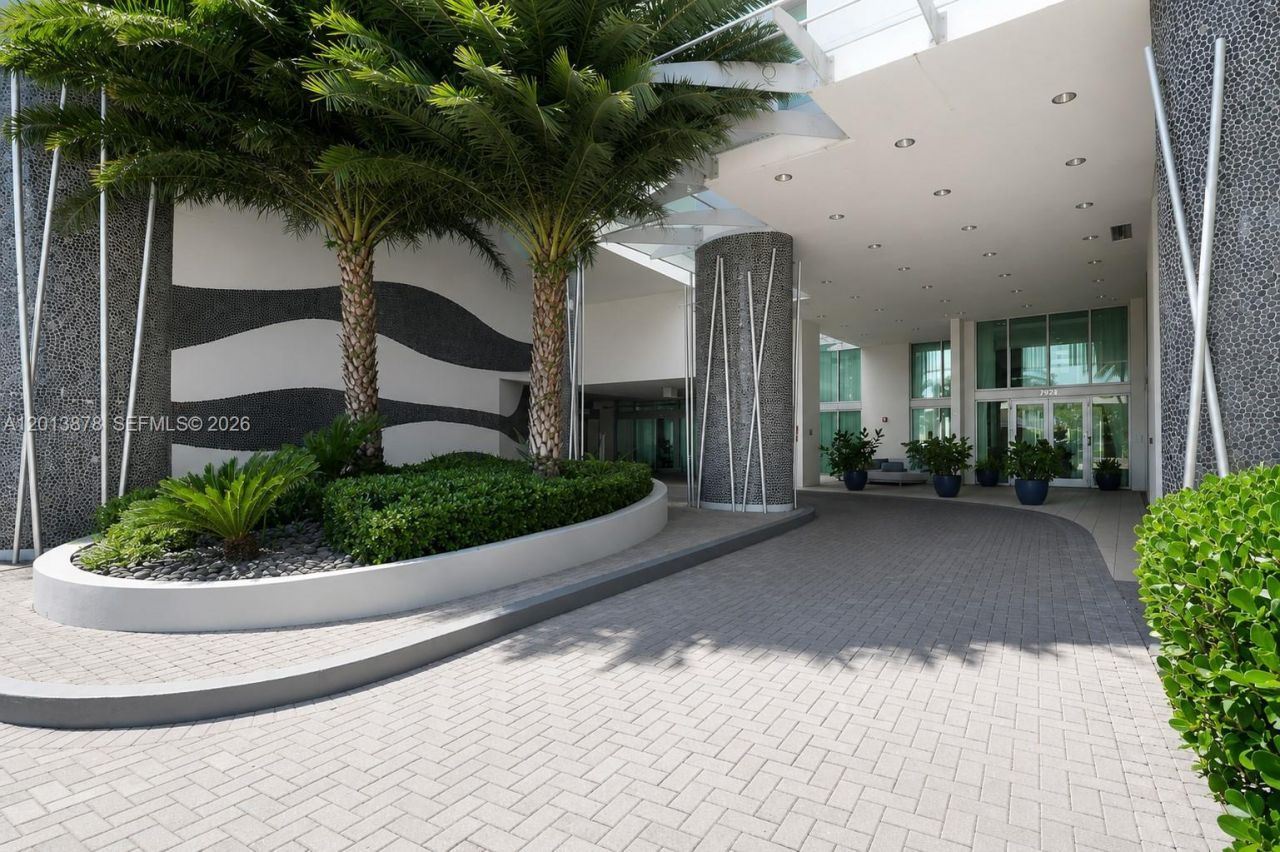 7930 East Dr, Unit 506, North Bay Village, FL 33141 Photo