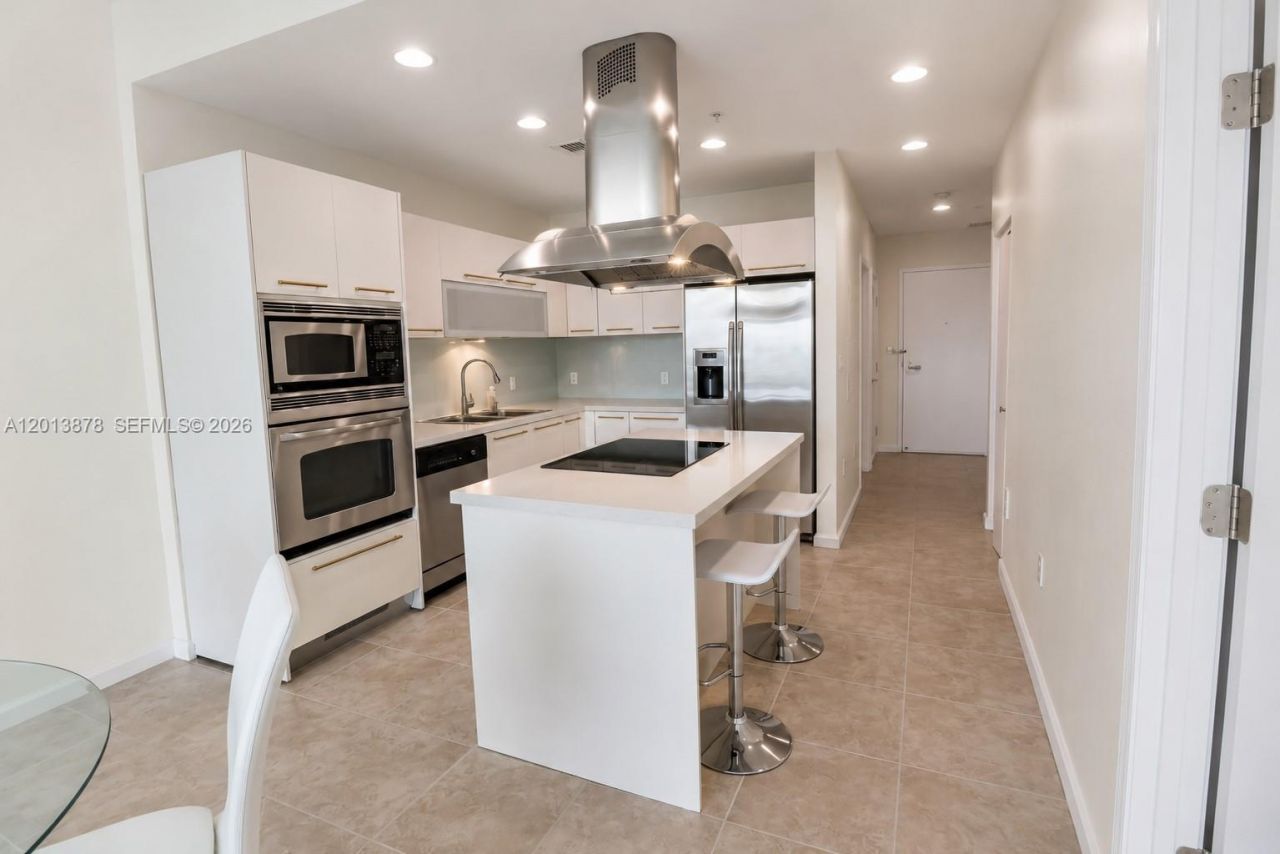 7930 East Dr, Unit 506, North Bay Village, FL 33141 Photo