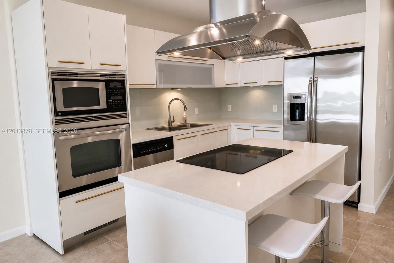 7930 East Dr, Unit 506, North Bay Village, FL 33141 Photo