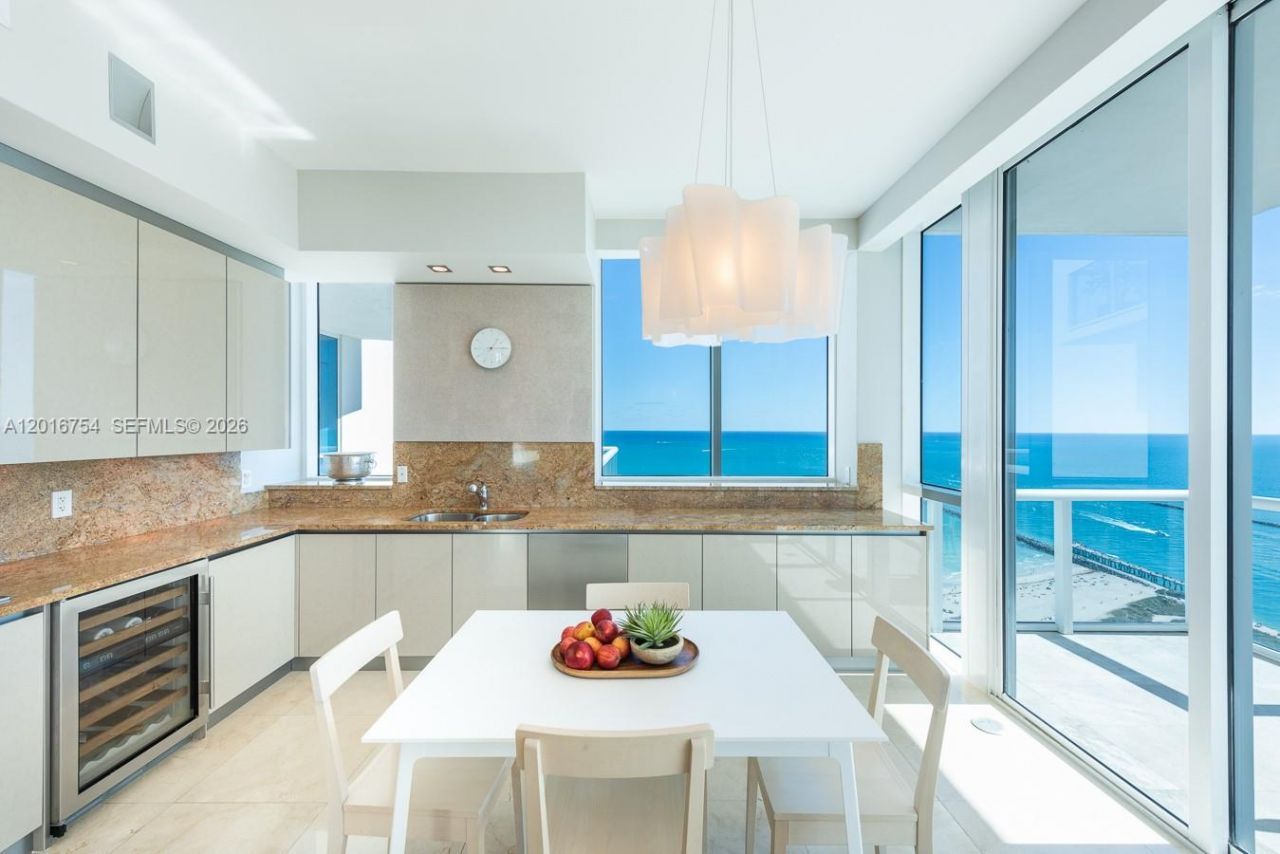 50 S Pointe Dr , Unit 3302, Miami Beach, FL 33139 Photo