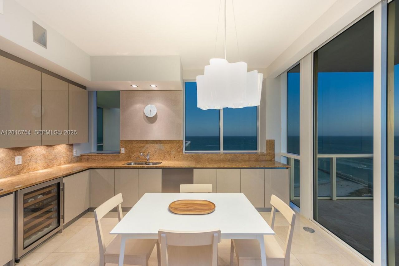 50 S Pointe Dr , Unit 3302, Miami Beach, FL 33139 Photo
