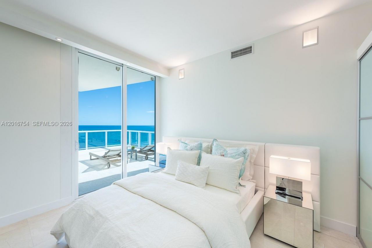 50 S Pointe Dr , Unit 3302, Miami Beach, FL 33139 Photo