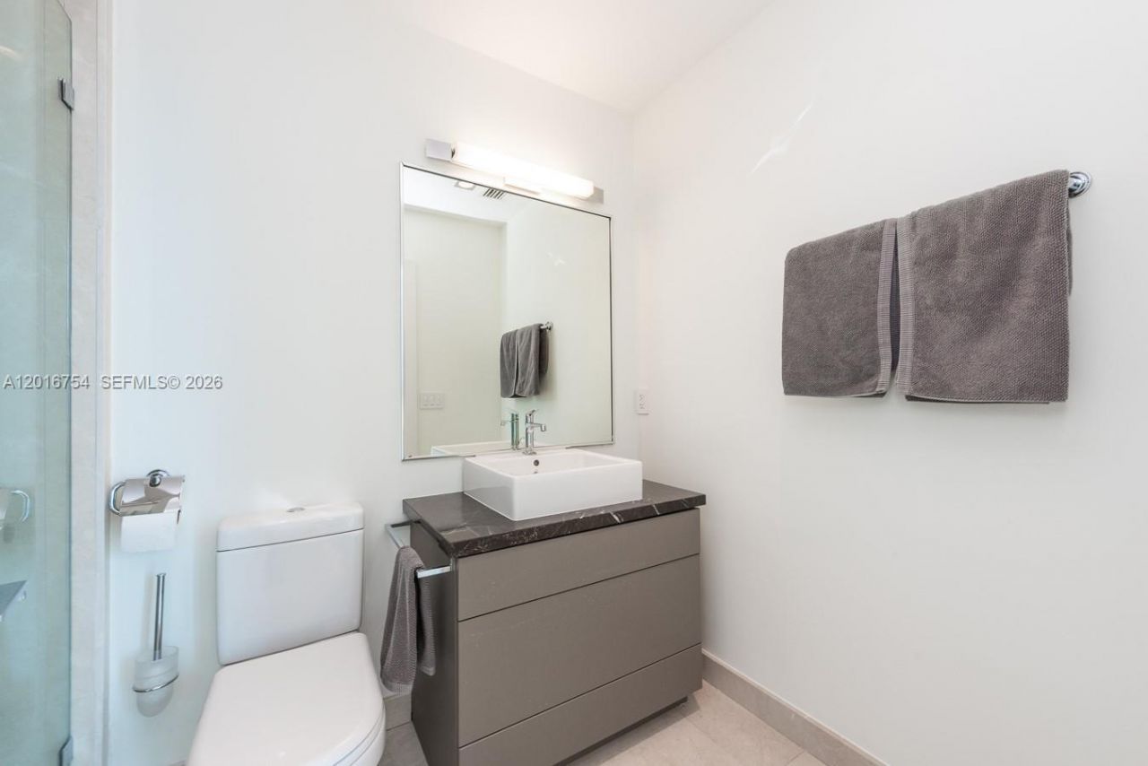 50 S Pointe Dr , Unit 3302, Miami Beach, FL 33139 Photo