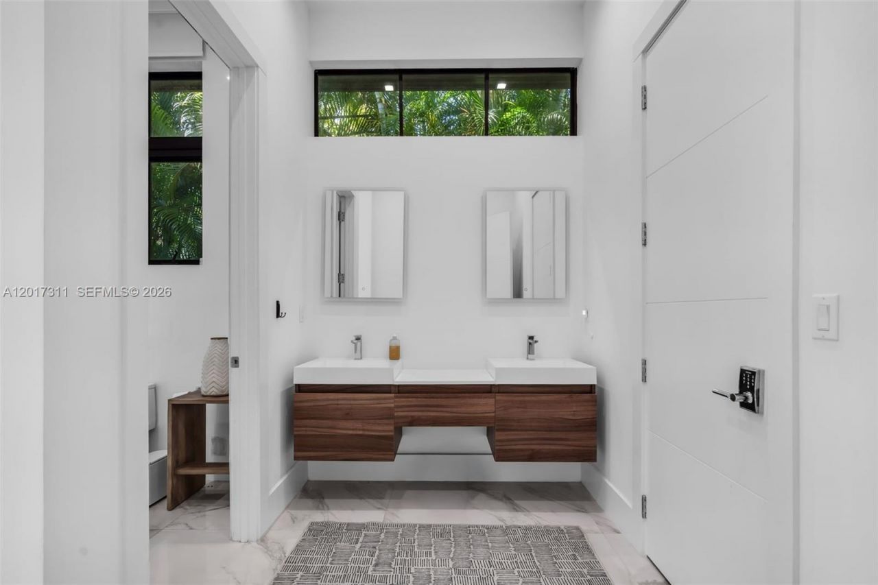 1010 Genoa St, Coral Gables, FL 33134 Photo