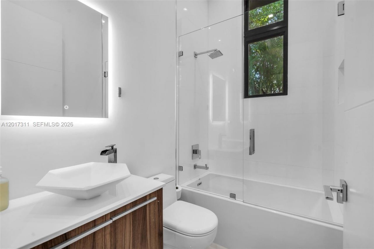 1010 Genoa St, Coral Gables, FL 33134 Photo