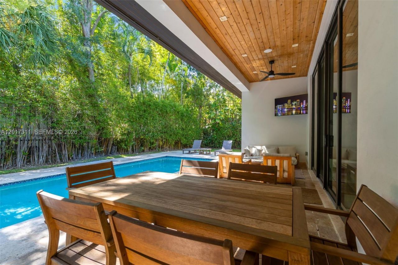 1010 Genoa St, Coral Gables, FL 33134 Photo