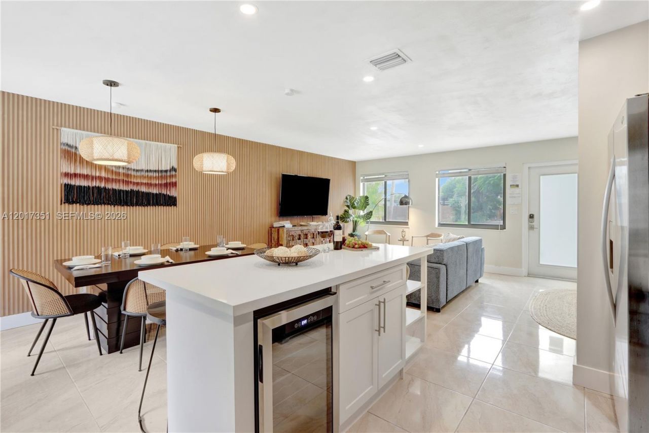 1737 NE 7th Ter , Fort Lauderdale, FL 33305 Photo