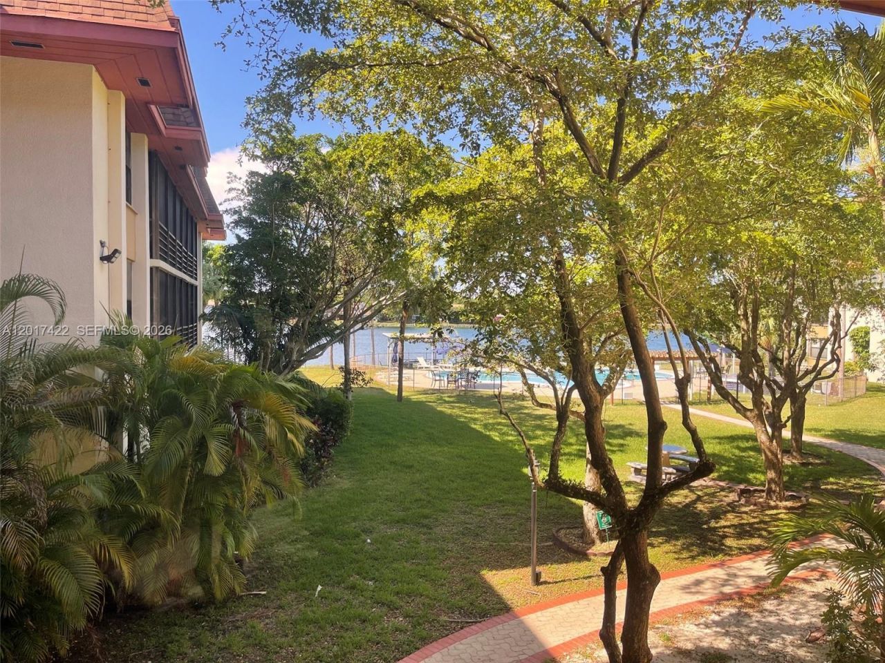 671 NE 195th St, Unit 207-E, Miami, FL 33179 Photo