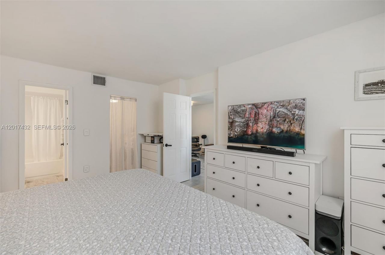 1331 Lincoln Rd , Unit 704, Miami Beach, FL 33139 Photo