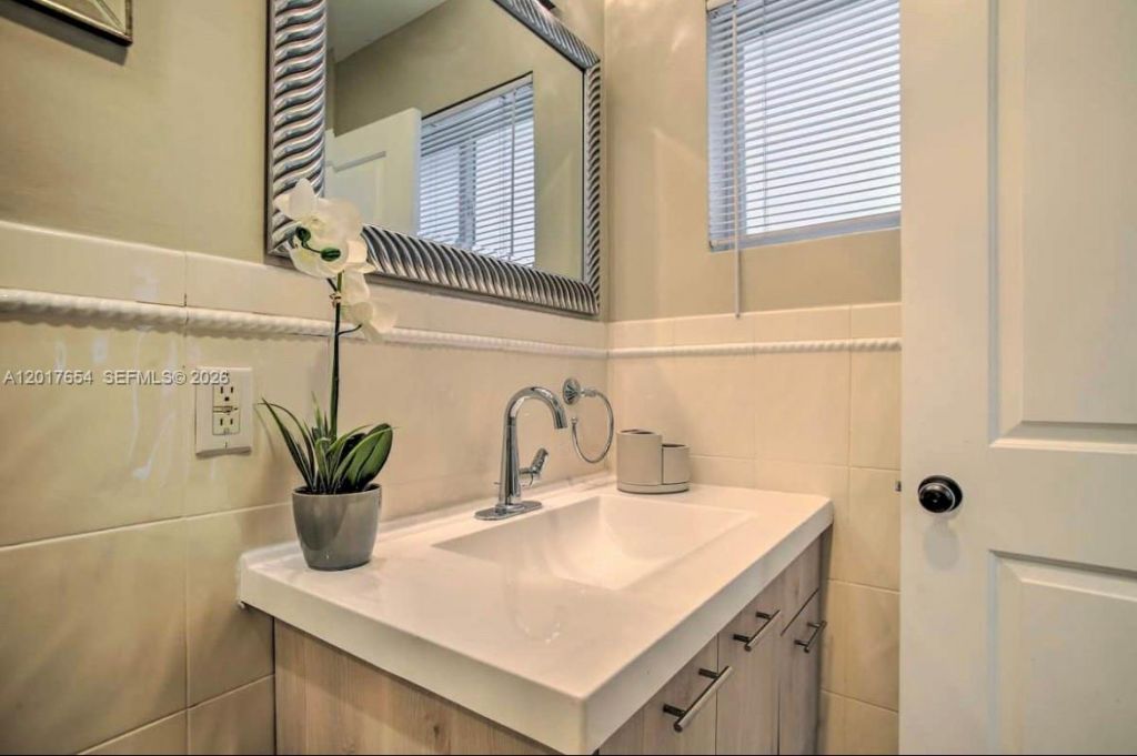 2169 Imperial Point Dr , Fort Lauderdale, FL 33308 Photo