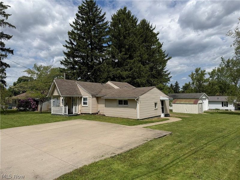 109 Orton Drive, Akron, OH 44319 Photo 2
