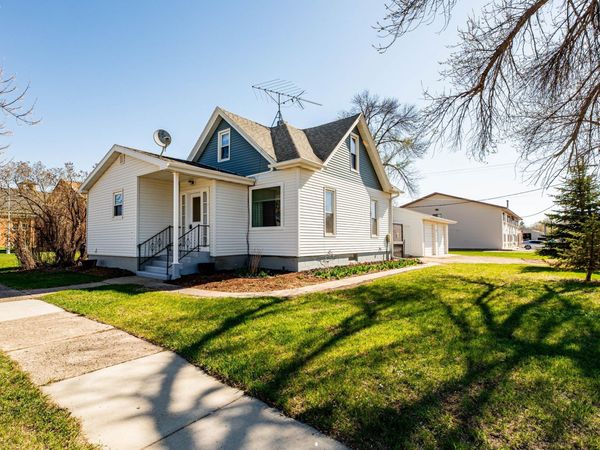 711 Oak Street, Lisbon, ND 58054