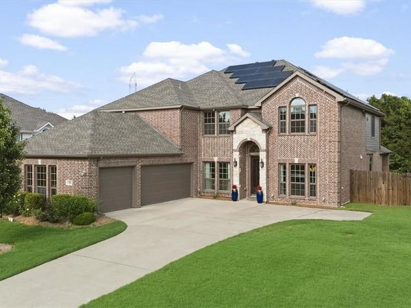 412 Shadow Creek Drive, DeSoto, TX 75115