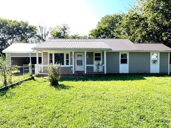 496 Louisiana Ave, Clarksville, TN 37042