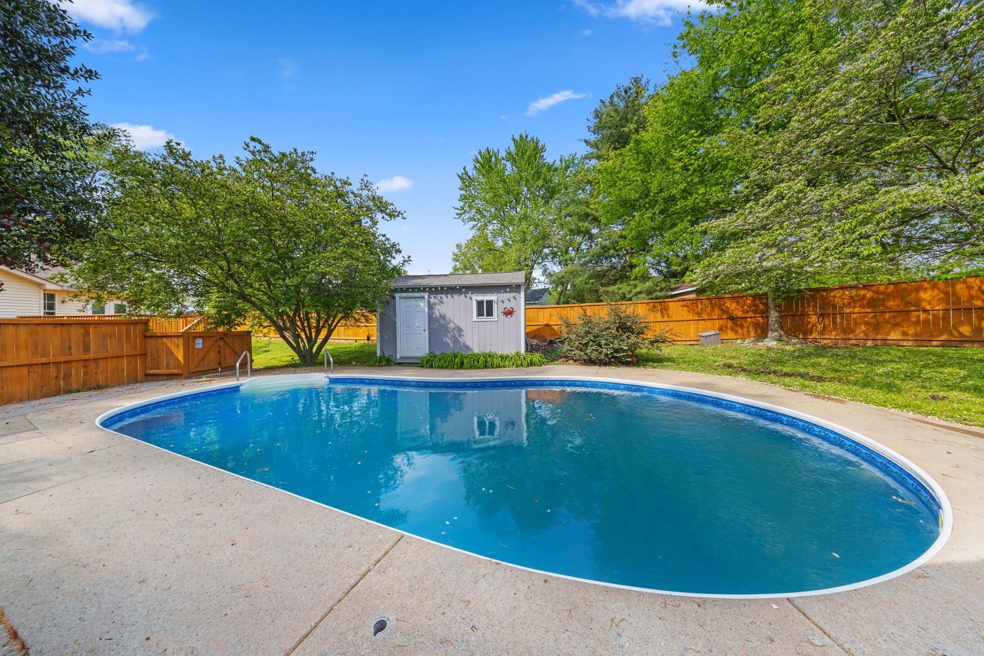 195 Cherokee Rd , Hendersonville, TN 37075 Main Photo