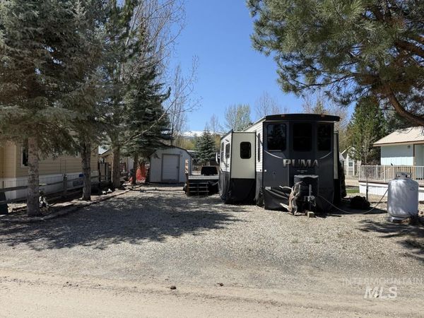 8 P Street, Cascade, ID 83611