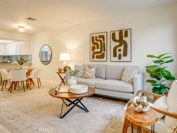 305 E Valencia Avenue, Unit R, Burbank, CA 91502