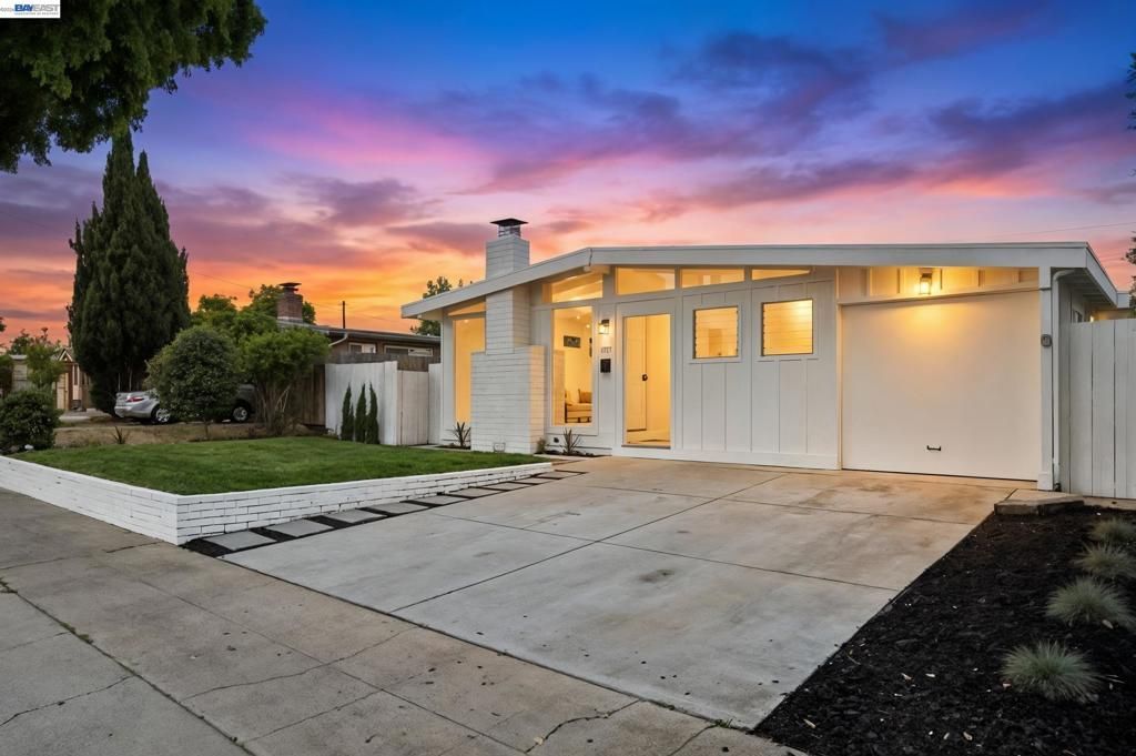 1117 Poinciana Dr, Sunnyvale, CA 94086 Main Photo