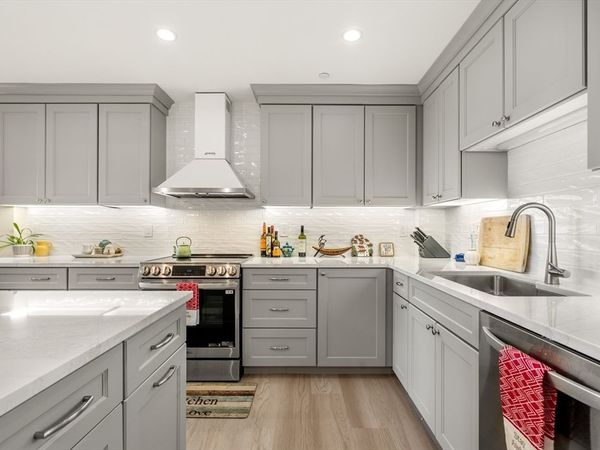 1 Seal Harbor Rd, Unit 300, Winthrop, MA 02152