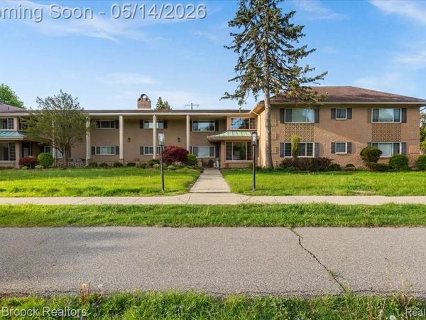 2247 Walton Boulevard, Rochester Hills, MI 48309
