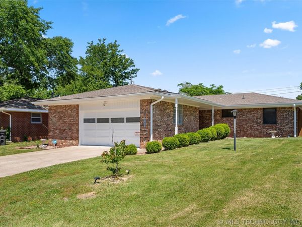 4932 Amherst Drive , Bartlesville, OK 74006