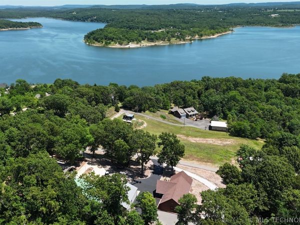 18745 W Lakewood Drive , Park Hill, OK 74451