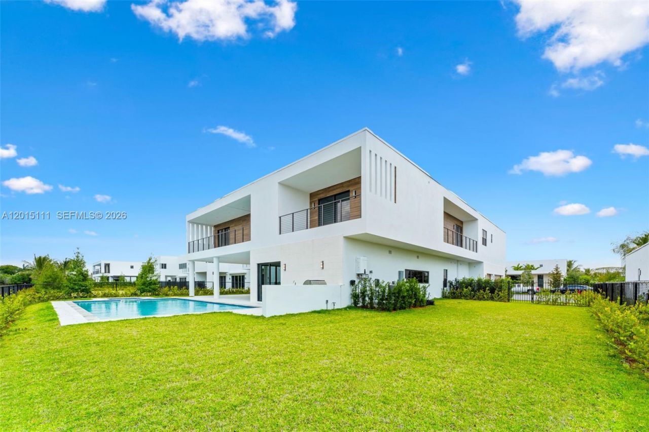 16700 N Botaniko Dr N , Weston, FL 33326 Photo