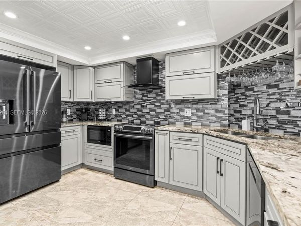 2425 Presidential Way , Unit PH1, West Palm Beach, FL 33401