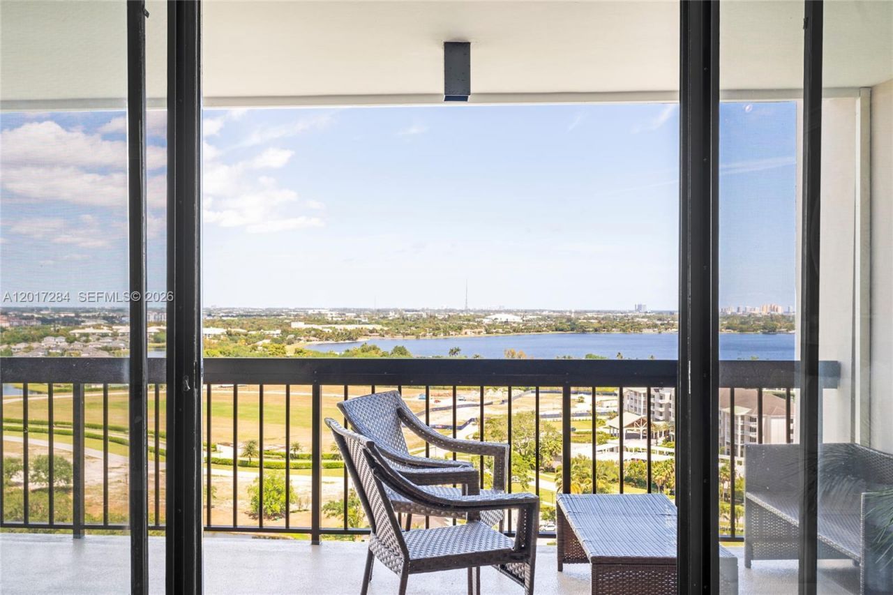 2425 Presidential Way , Unit PH1, West Palm Beach, FL 33401 Photo