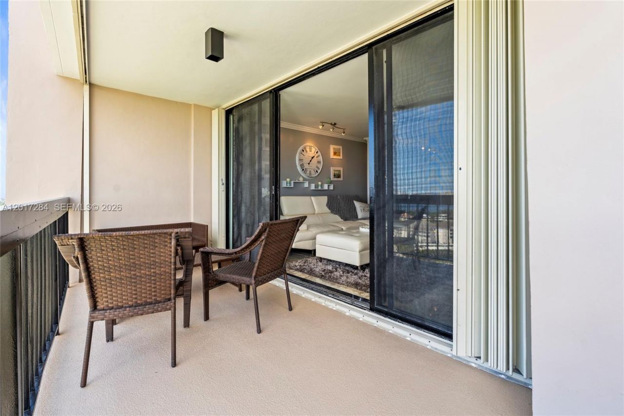 2425 Presidential Way , Unit PH1, West Palm Beach, FL 33401 Photo