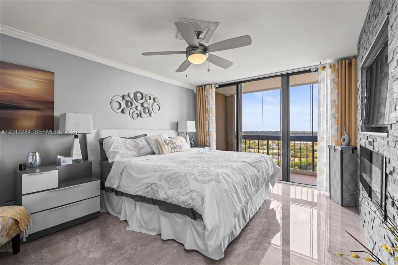 2425 Presidential Way , Unit PH1, West Palm Beach, FL 33401 Photo