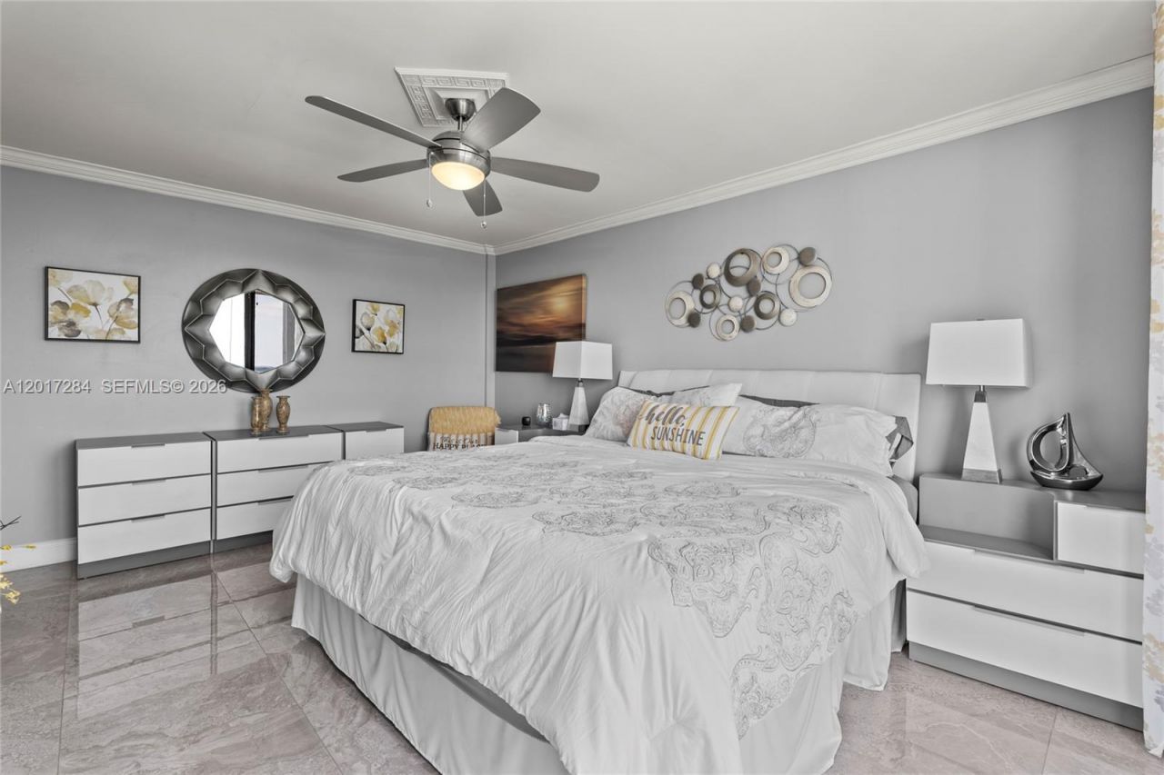 2425 Presidential Way , Unit PH1, West Palm Beach, FL 33401 Photo