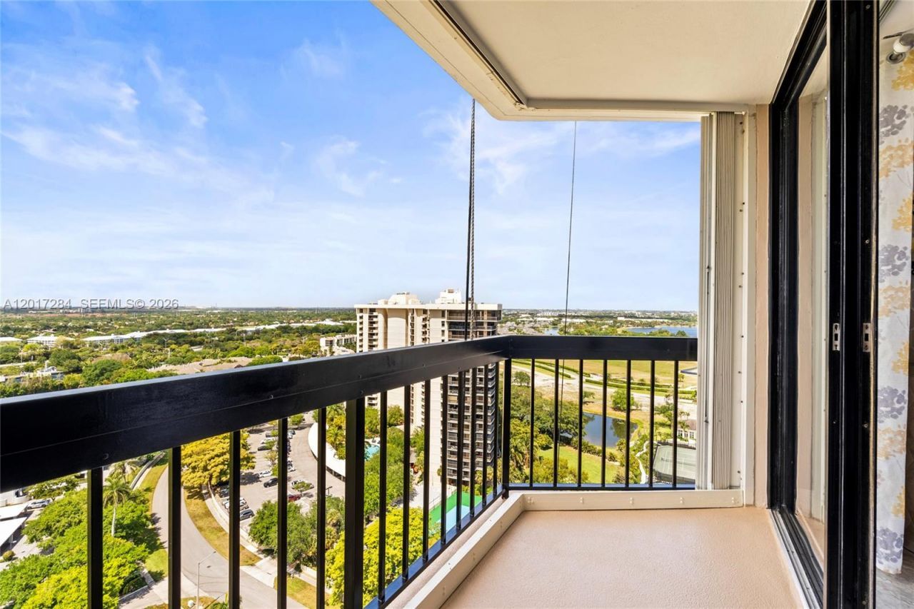 2425 Presidential Way , Unit PH1, West Palm Beach, FL 33401 Photo