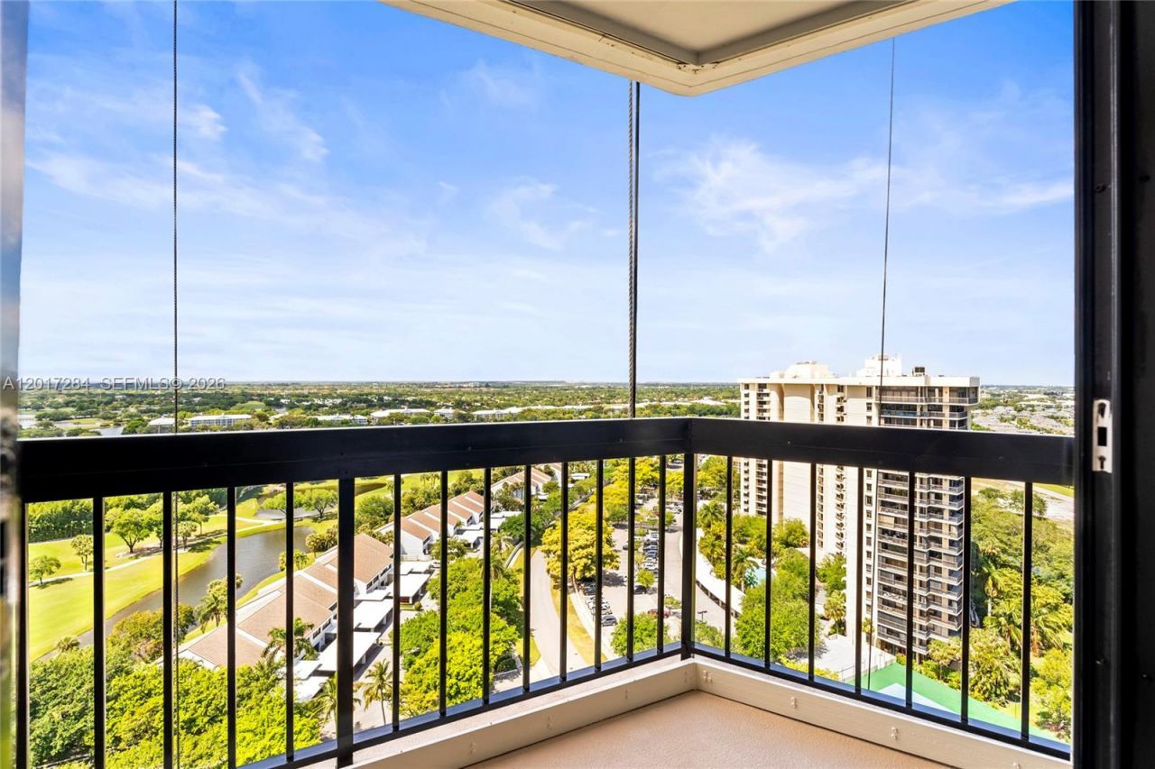 2425 Presidential Way , Unit PH1, West Palm Beach, FL 33401 Photo