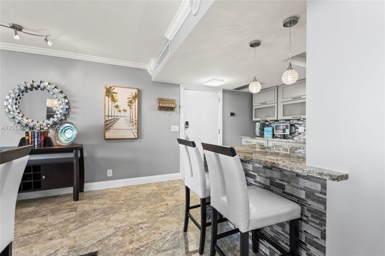 2425 Presidential Way , Unit PH1, West Palm Beach, FL 33401 Photo