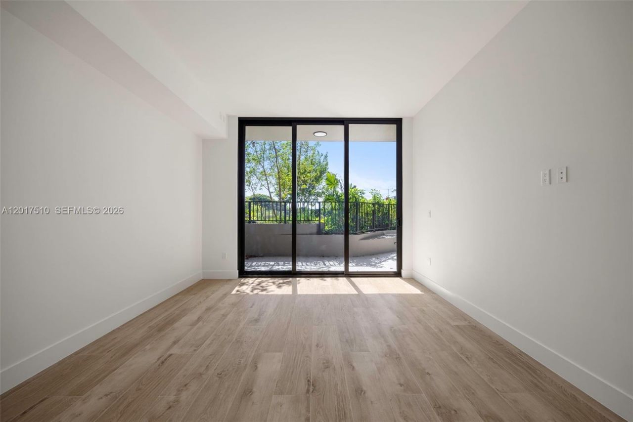 3034 Oak Ave, Unit 203, Coconut Grove, FL 33133 Photo