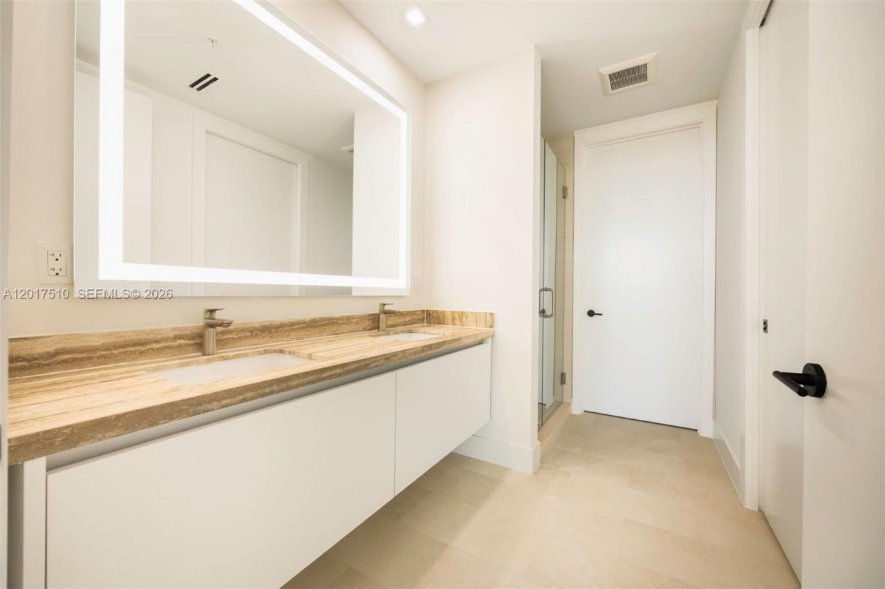 3034 Oak Ave, Unit 203, Coconut Grove, FL 33133 Photo