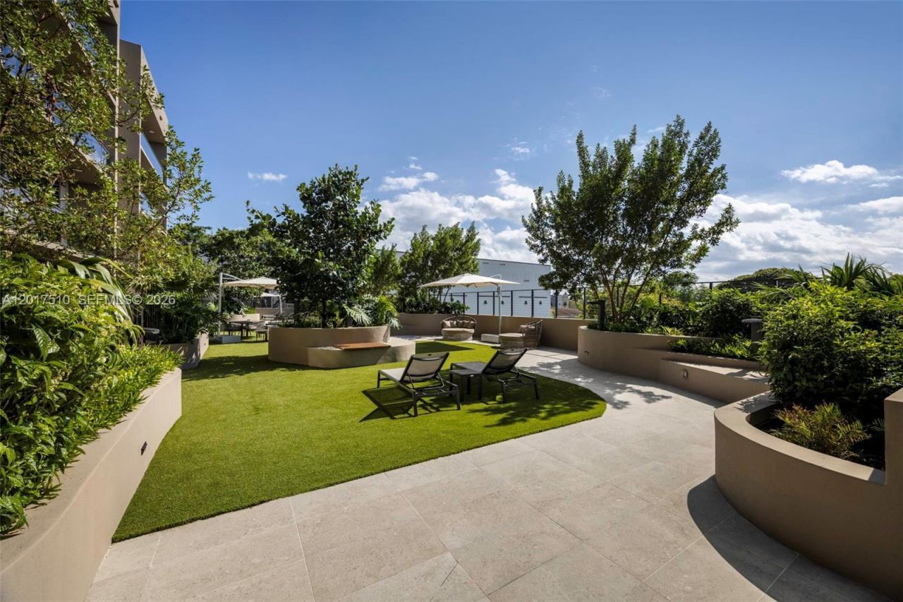 3034 Oak Ave, Unit 203, Coconut Grove, FL 33133 Photo