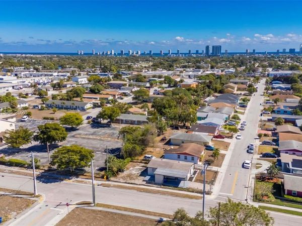 1296 W 36th St , Riviera Beach, FL 33404