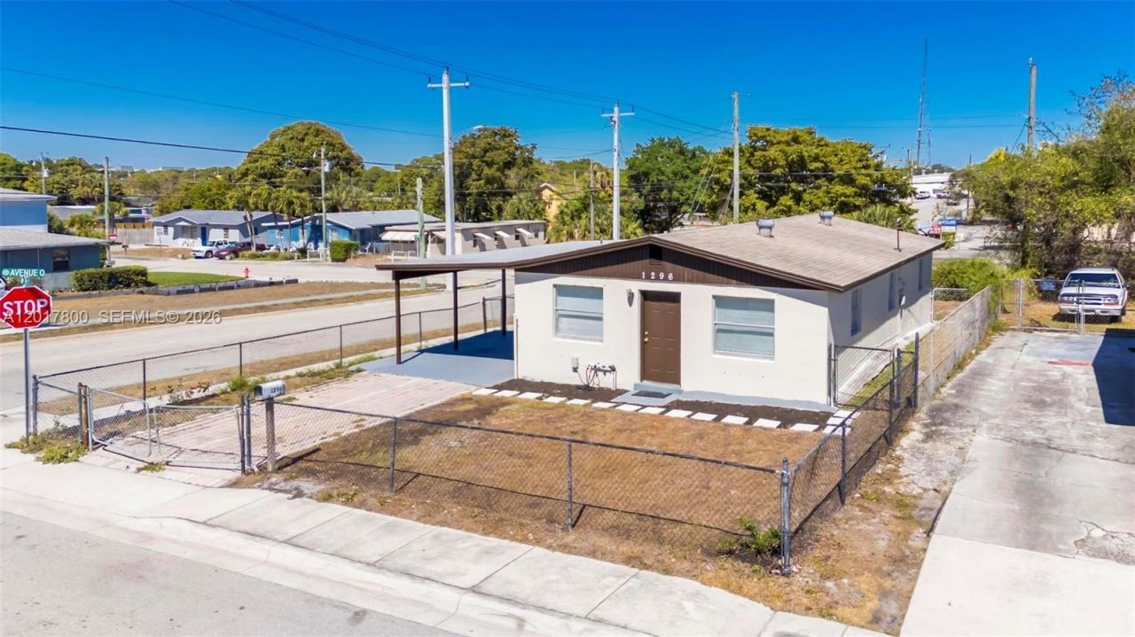 1296 W 36th St , Riviera Beach, FL 33404 Photo