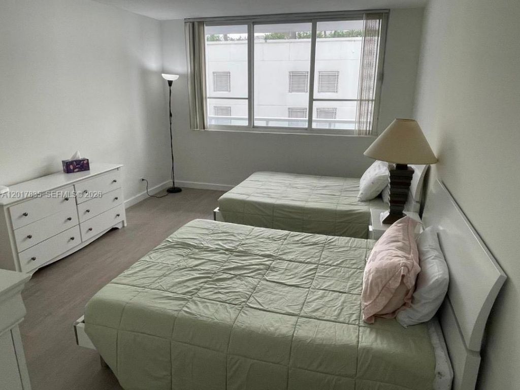 5005 Collins Ave , Unit 424, Miami Beach, FL 33140 Photo