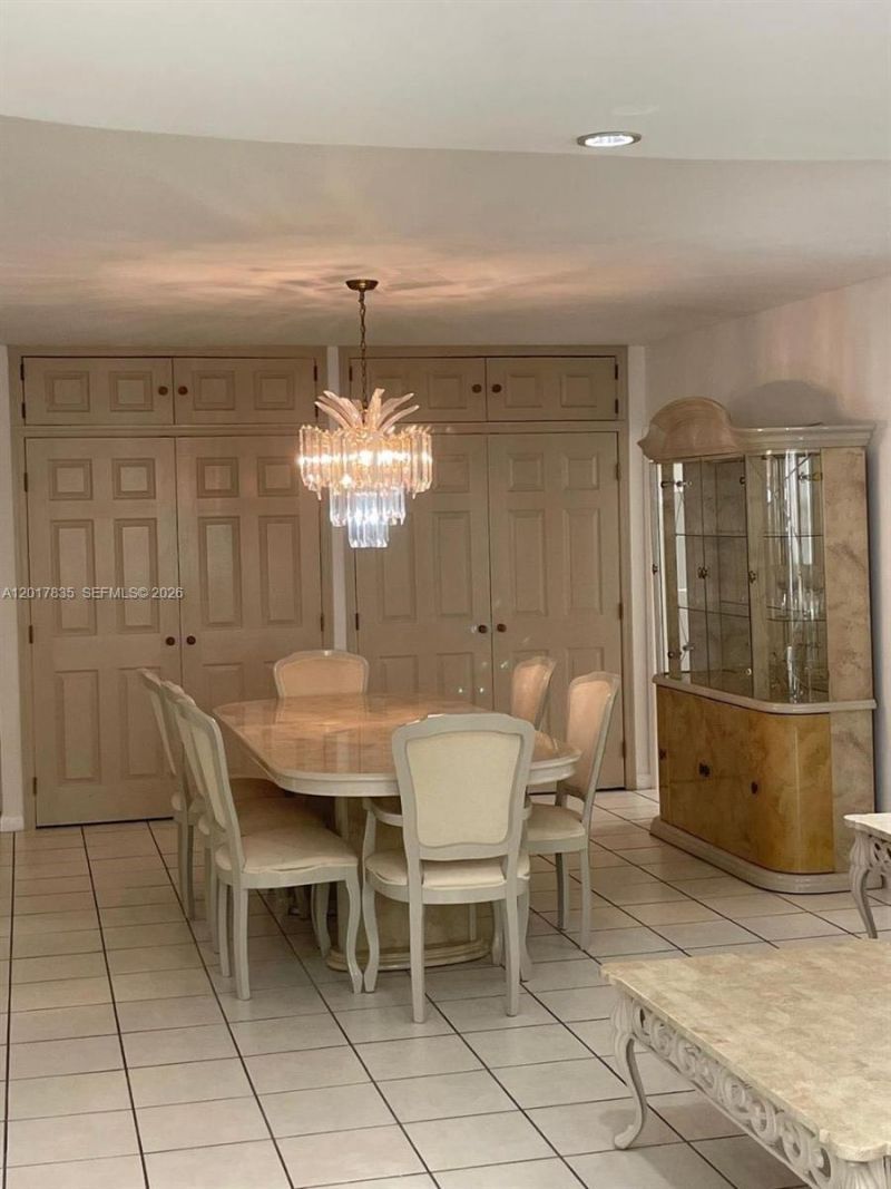 5005 Collins Ave , Unit 424, Miami Beach, FL 33140 Photo