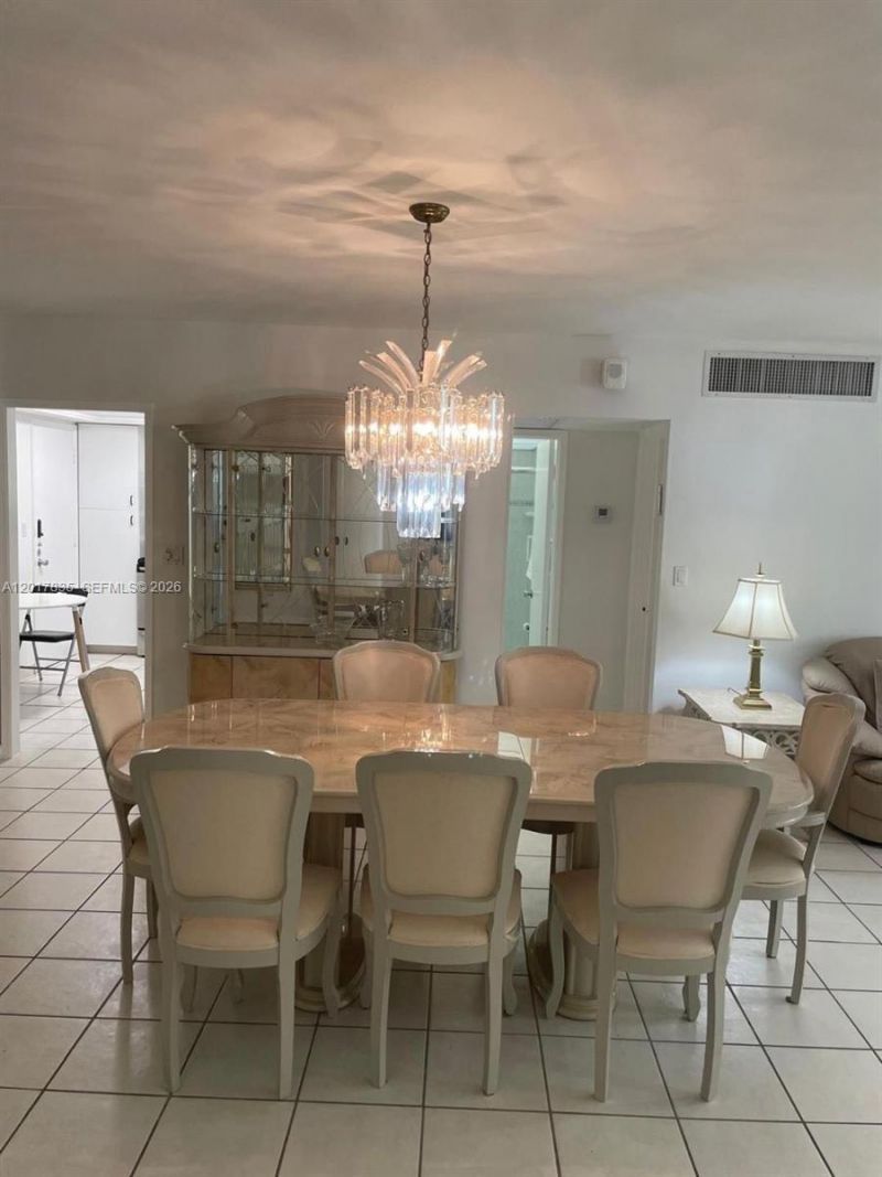 5005 Collins Ave , Unit 424, Miami Beach, FL 33140 Photo