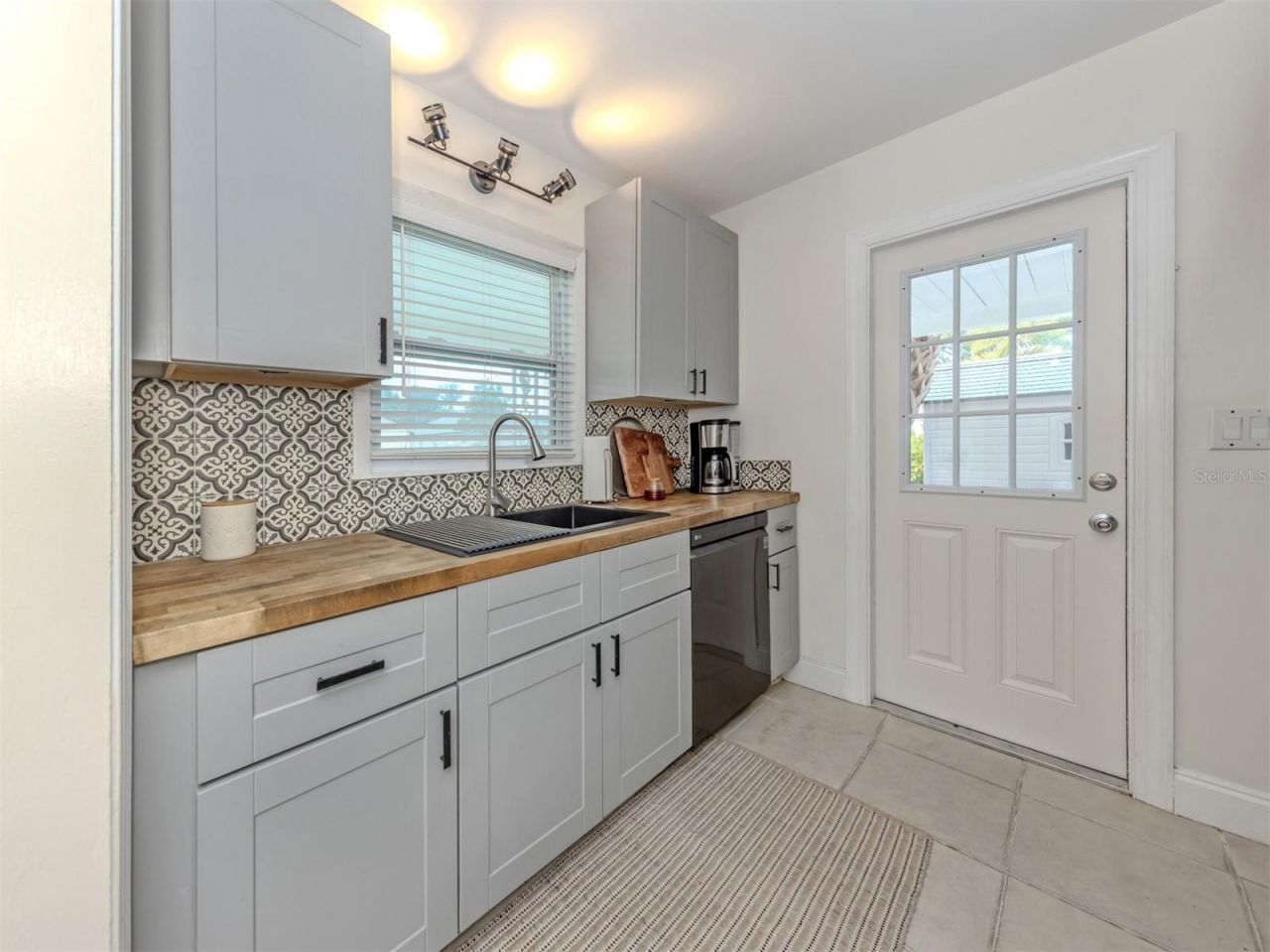 929 Cypress Avenue , Venice, FL 34285 Photo